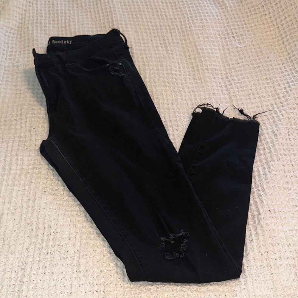 Articles Of Society Women's Black Distressed Cropped Jeans